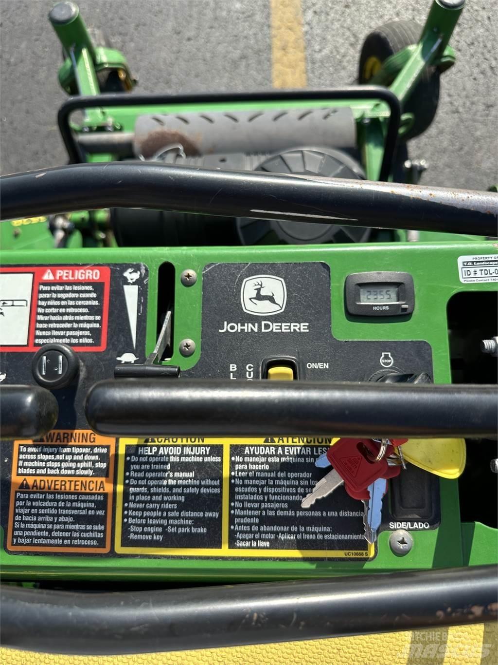 John Deere 652R ركوب الحشائش