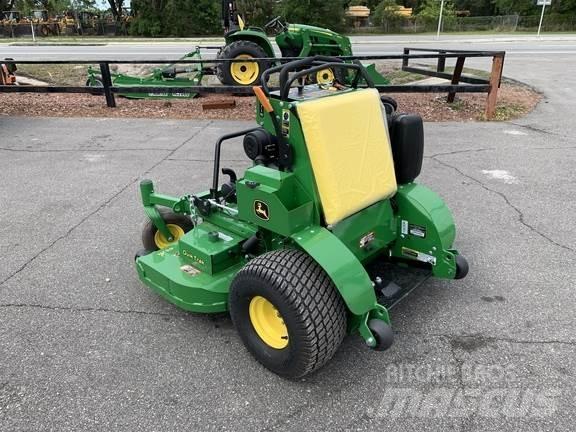 John Deere 652R ركوب الحشائش