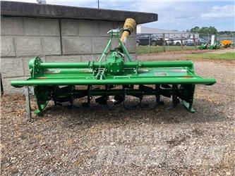 John Deere 665 الكاسحات وقلابات التربة ذات المحركات
