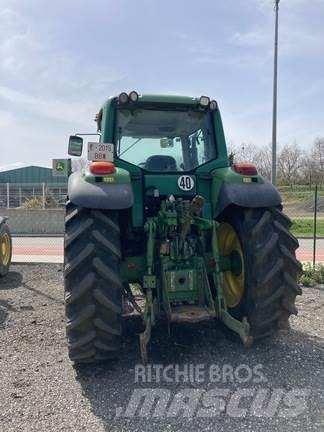 John Deere 6820 الجرارات
