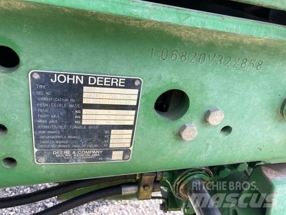 John Deere 6820 الجرارات