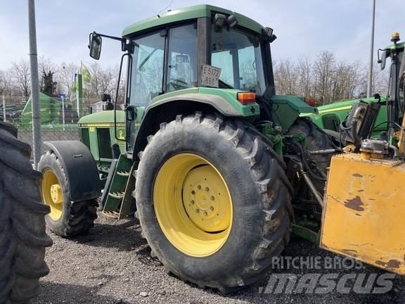 John Deere 6910 الجرارات