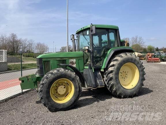 John Deere 6910 الجرارات