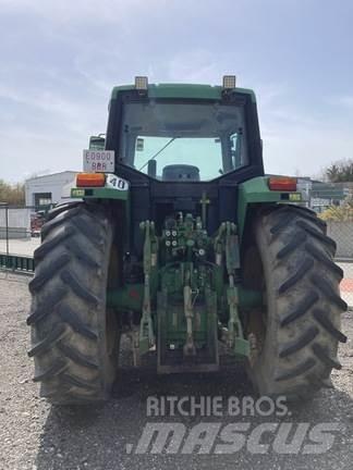 John Deere 6910 الجرارات