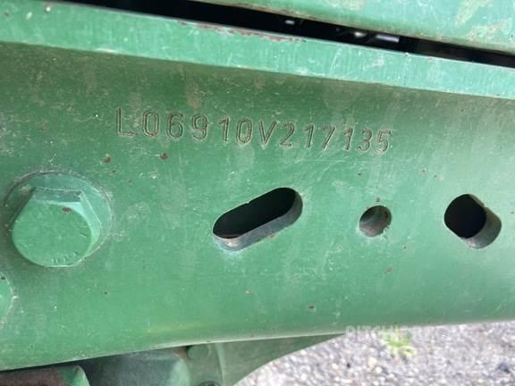 John Deere 6910 الجرارات