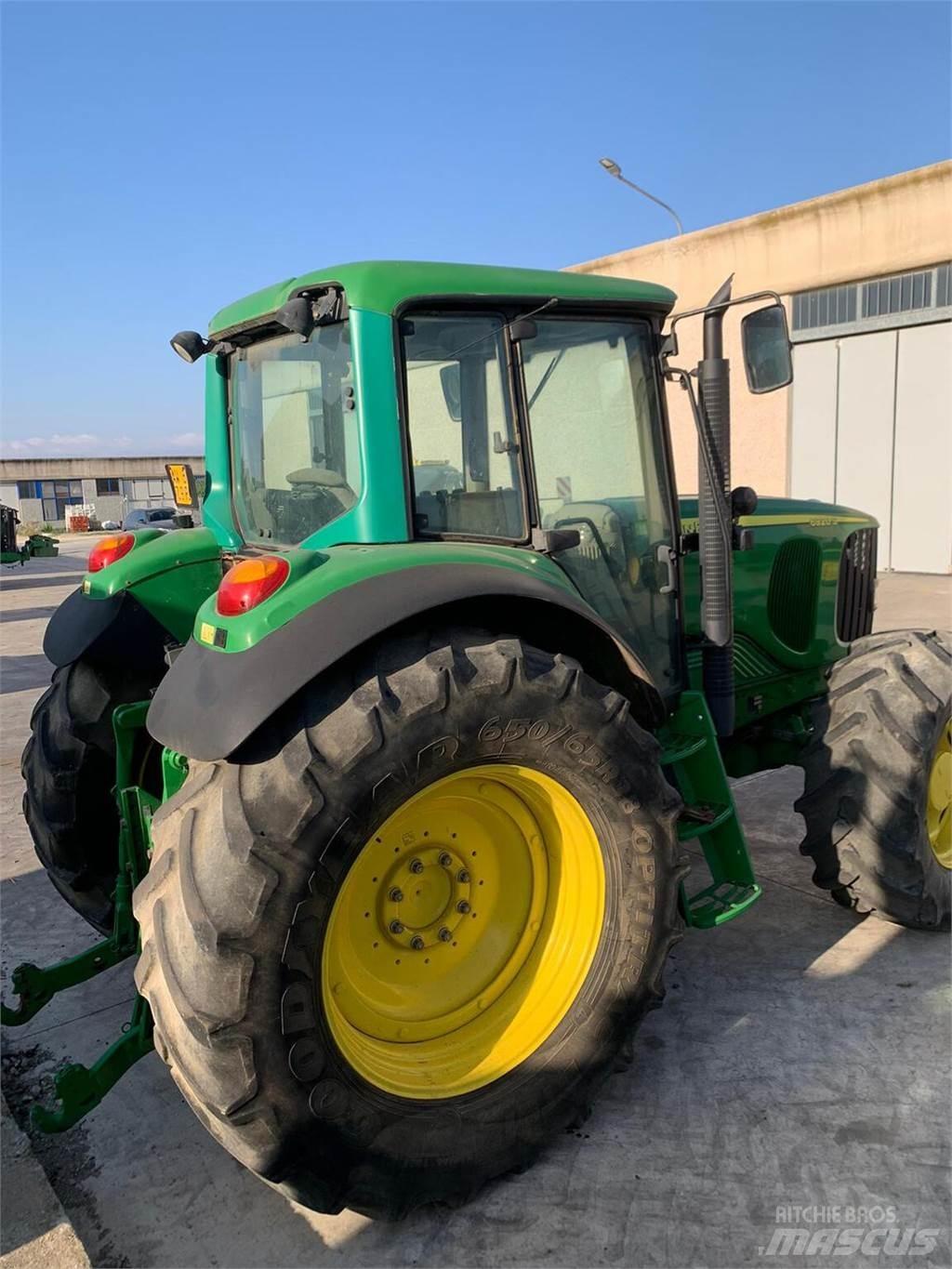 John Deere 6920 الجرارات