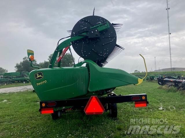 John Deere 712C ملحقات الحصادات