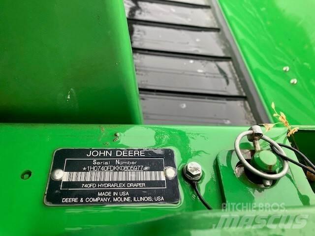 John Deere 712C ملحقات الحصادات