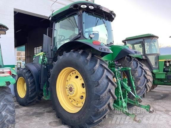 John Deere 7230R الجرارات