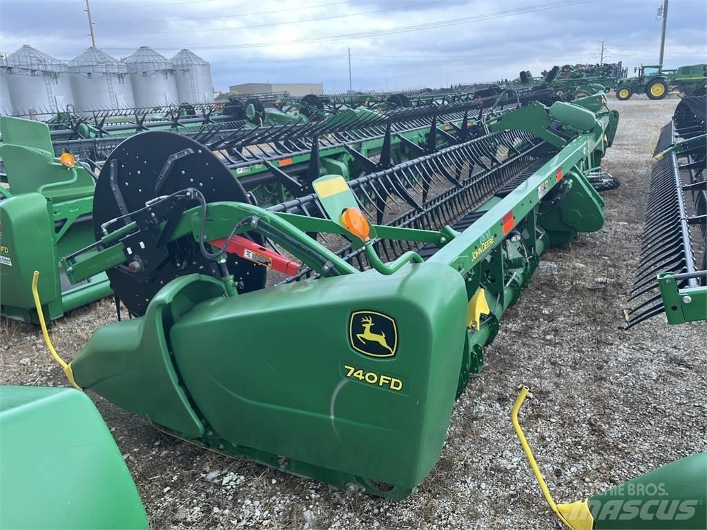 John Deere 740FD ملحقات الحصادات