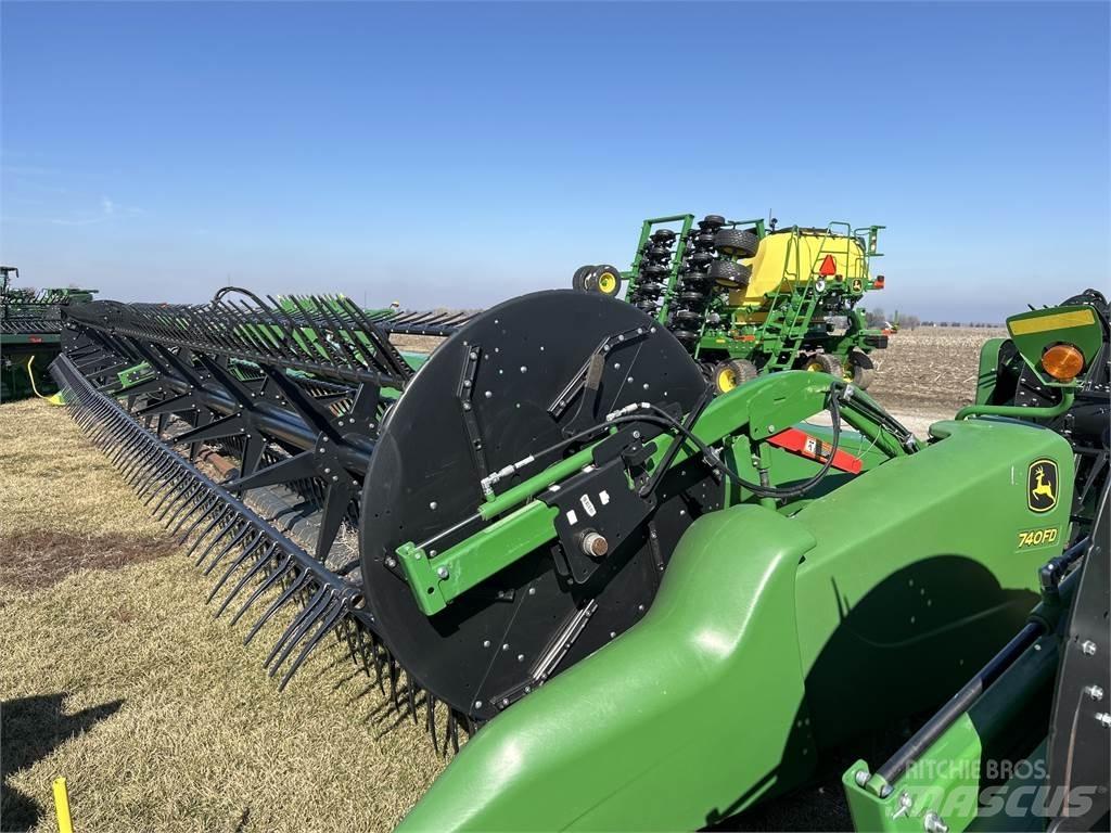 John Deere 740FD ملحقات الحصادات