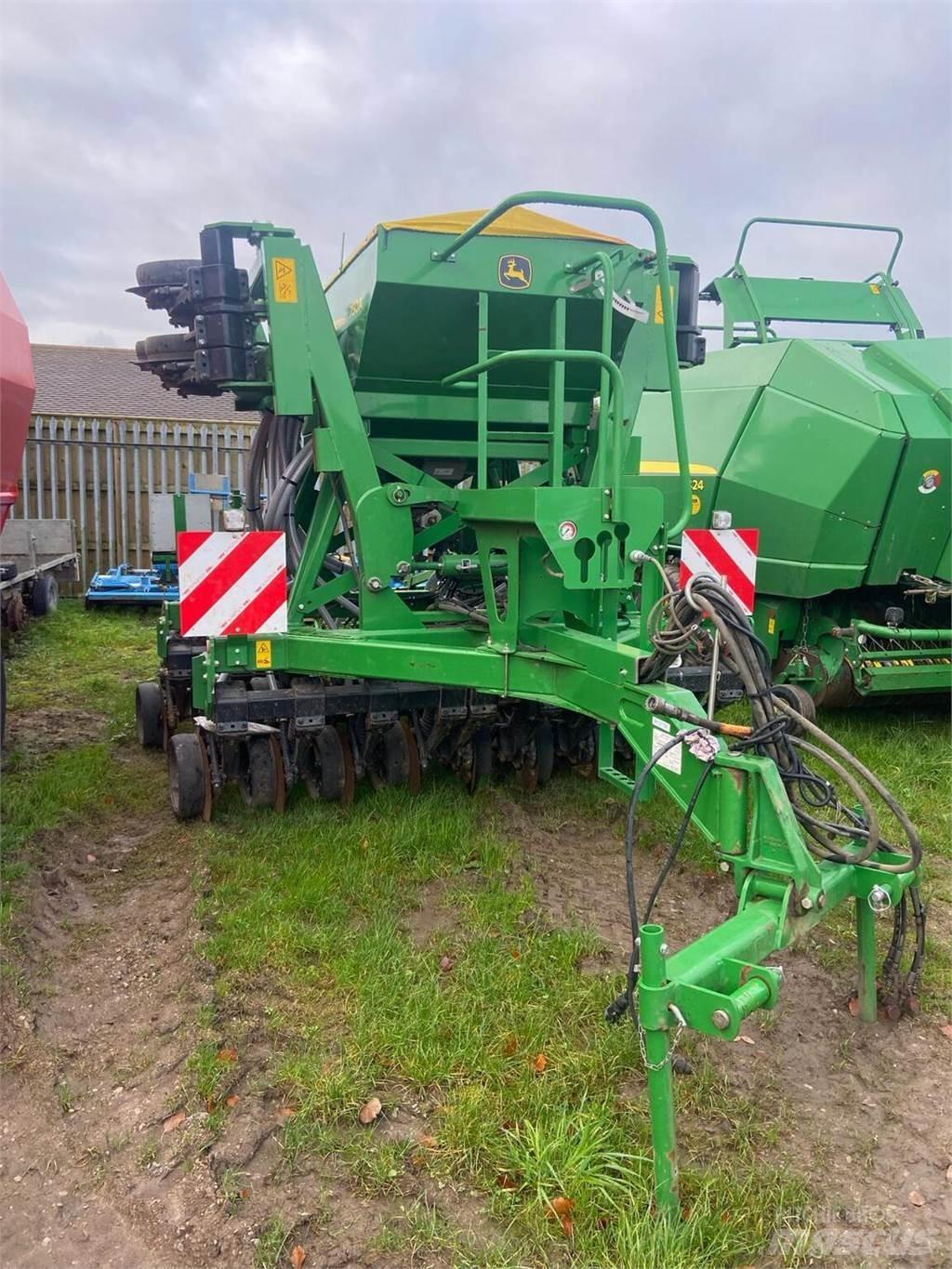 John Deere 750A مثاقيب