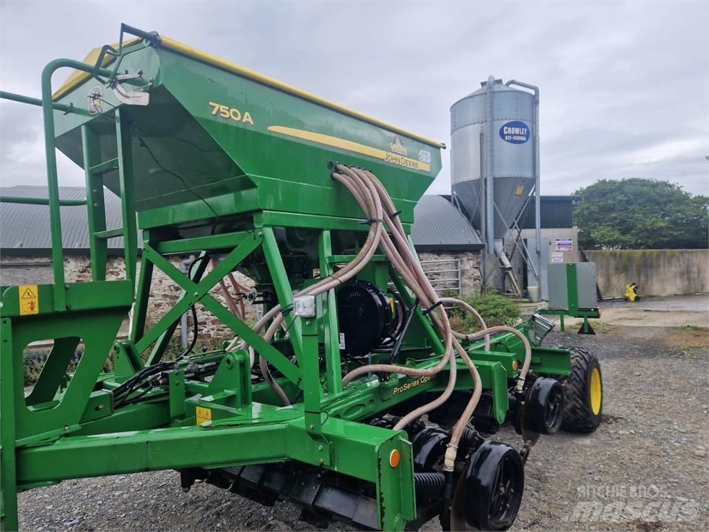 John Deere 750A مثاقيب