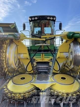 John Deere 7700 حصادات الأعلاف