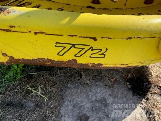 John Deere 772 معدات أخرى لحصاد العلف