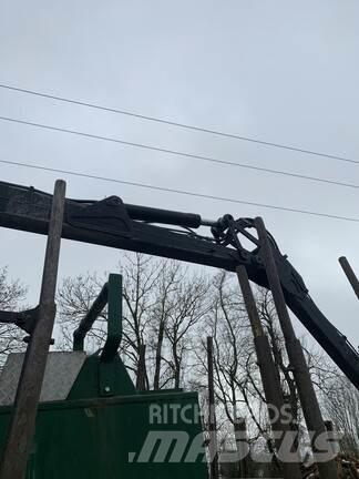 John Deere 810D شاحنات