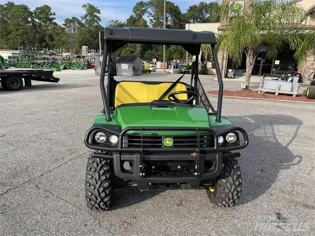 John Deere 815E ماكينات منفعة عامة