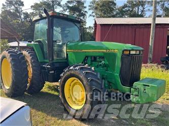 John Deere 8200 الجرارات