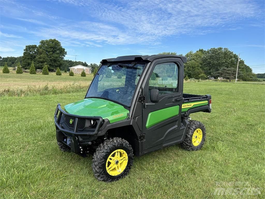 John Deere 835M ماكينات منفعة عامة