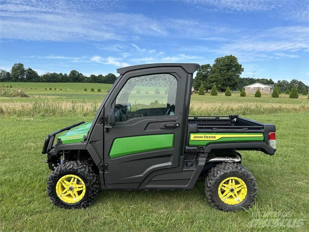 John Deere 835M ماكينات منفعة عامة