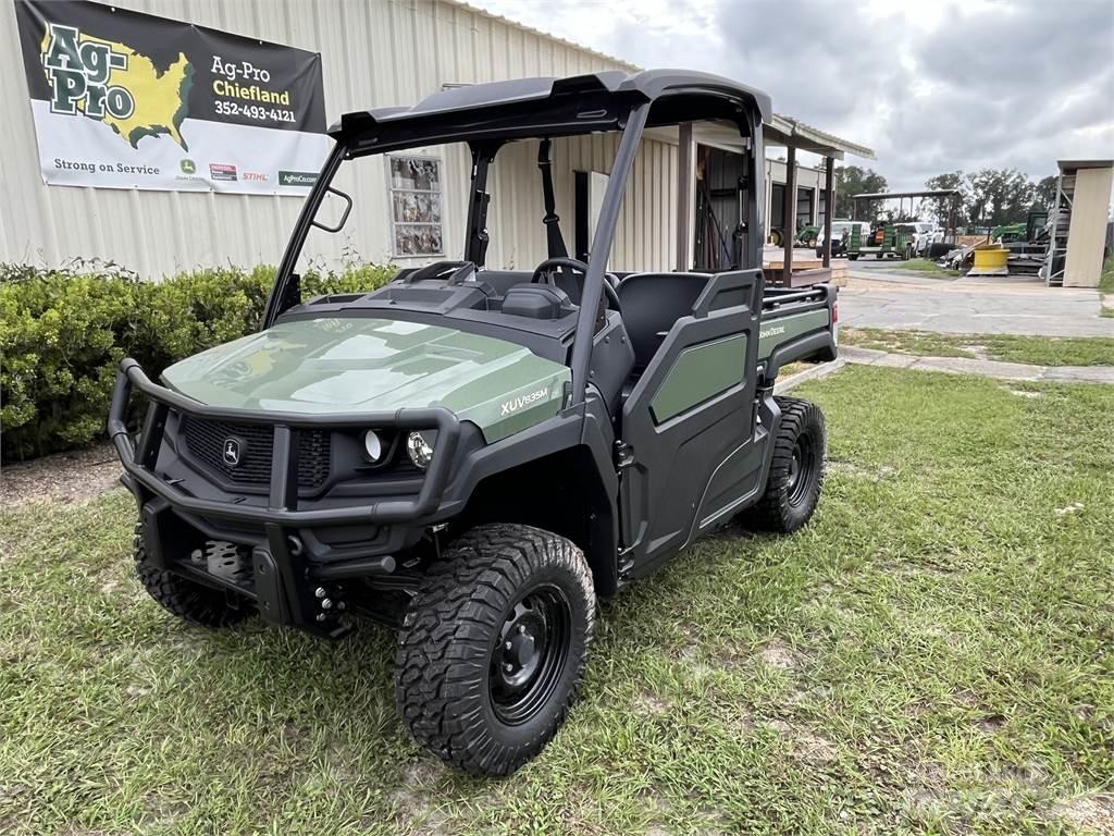 John Deere 835M ماكينات منفعة عامة