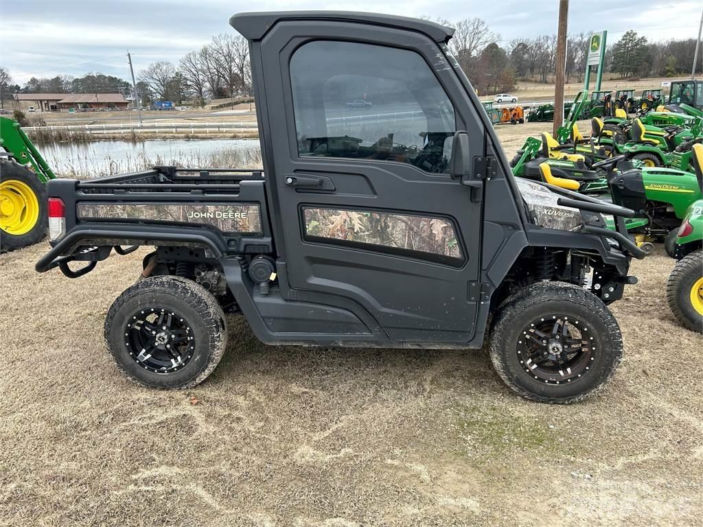 John Deere 835R ماكينات منفعة عامة