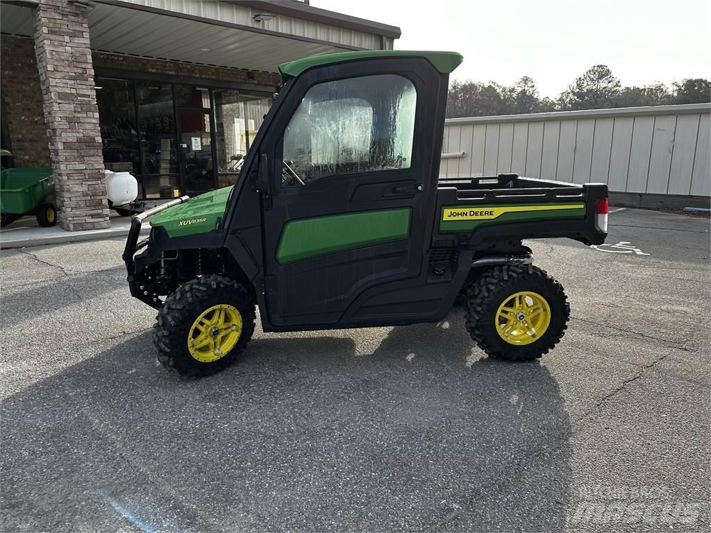 John Deere 835R ماكينات منفعة عامة