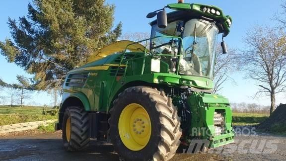 John Deere 8400 حصادات الأعلاف