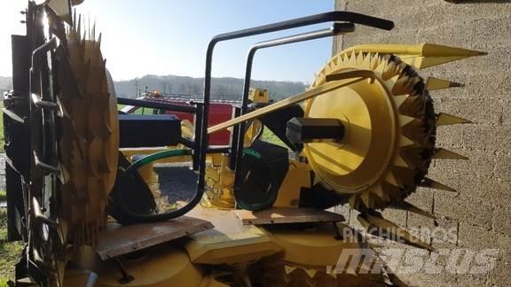John Deere 8400 حصادات الأعلاف
