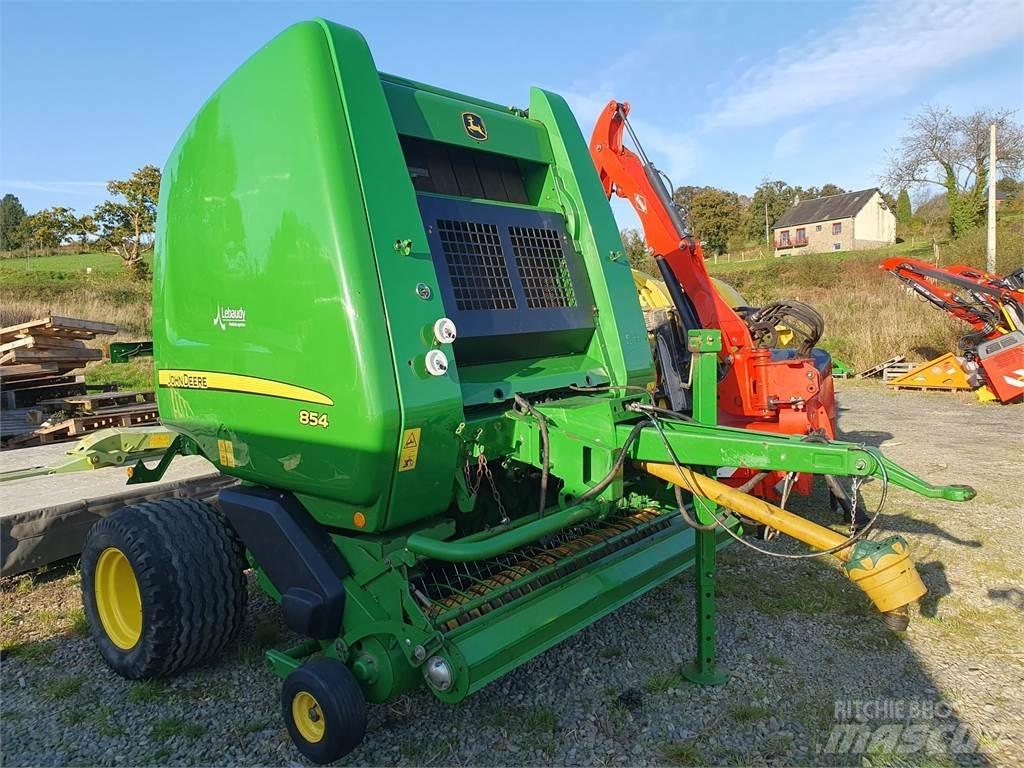 John Deere 854 محزمات مستديرة