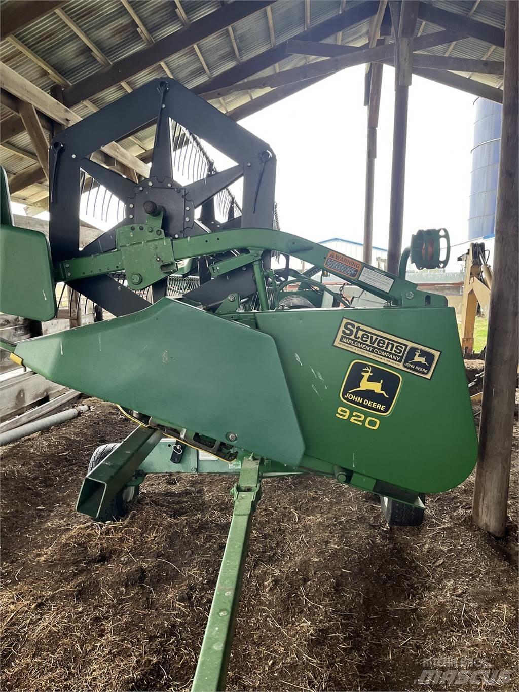 John Deere 920 ملحقات الحصادات