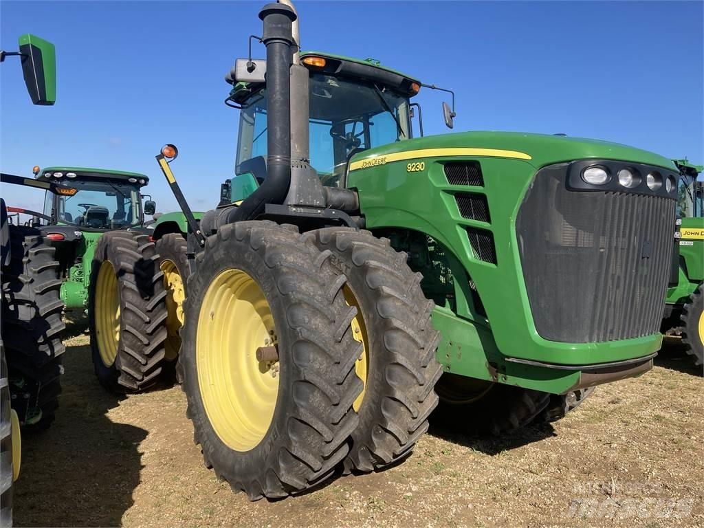 John Deere 9230 الجرارات