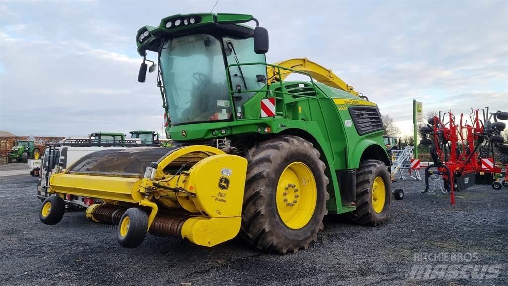 John Deere 9600 حصادات الأعلاف
