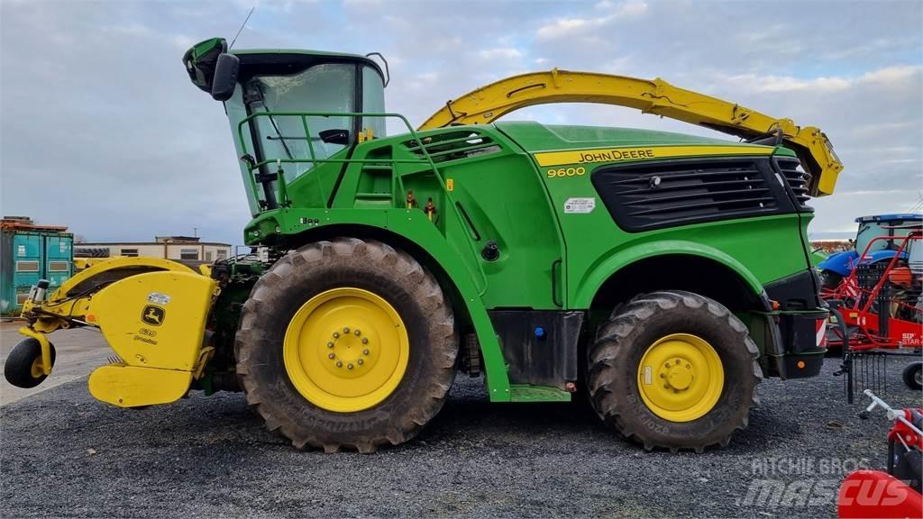 John Deere 9600 حصادات الأعلاف