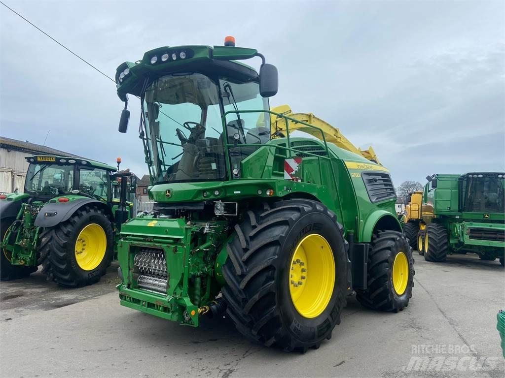 John Deere 9700 حصادات الأعلاف