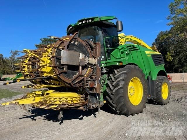John Deere 9900 حصادات الأعلاف