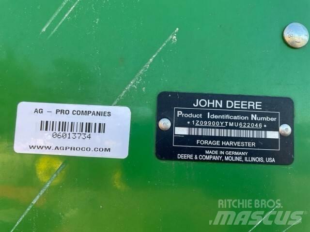 John Deere 9900 حصادات الأعلاف