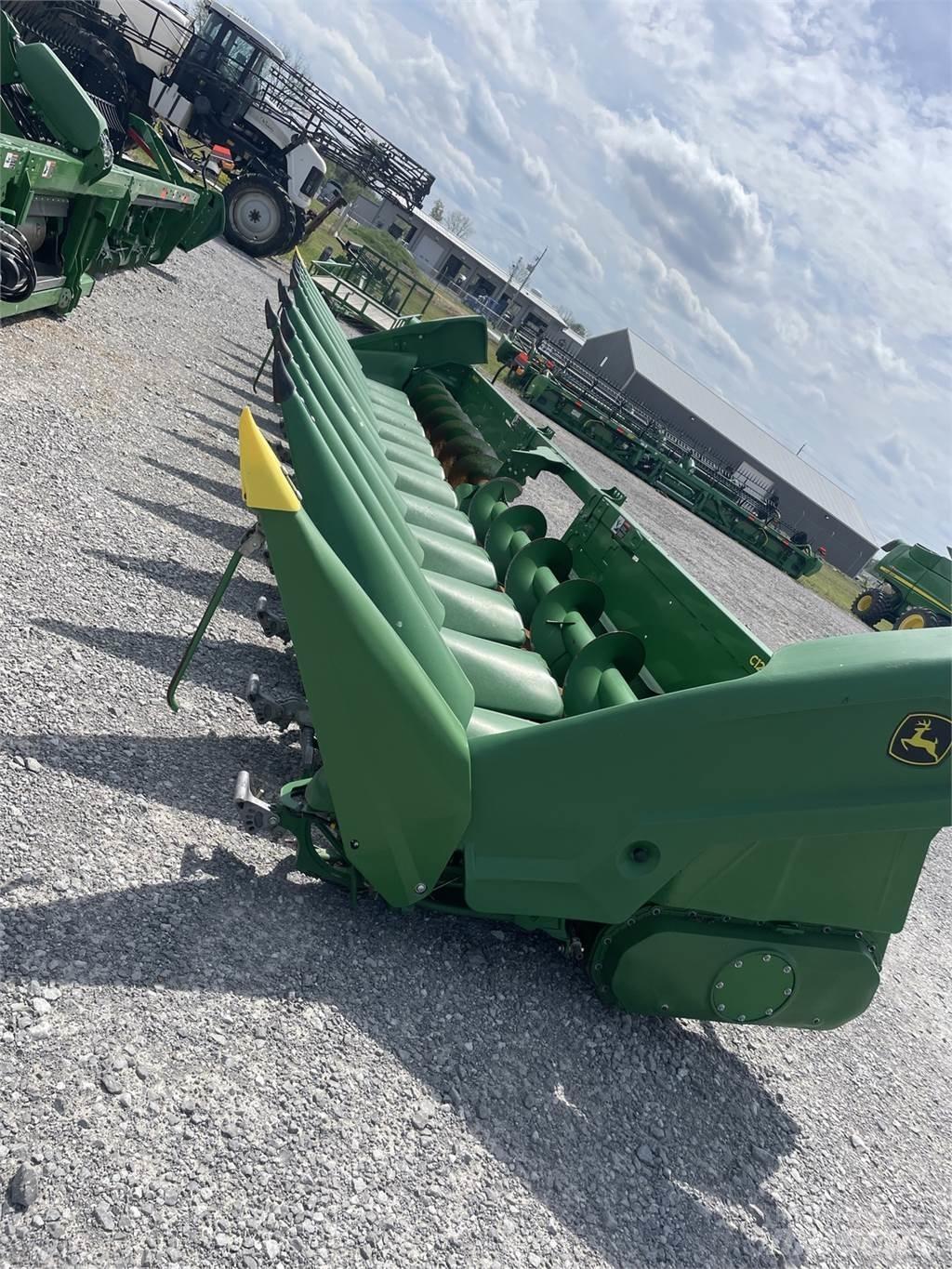 John Deere C12R ملحقات الحصادات