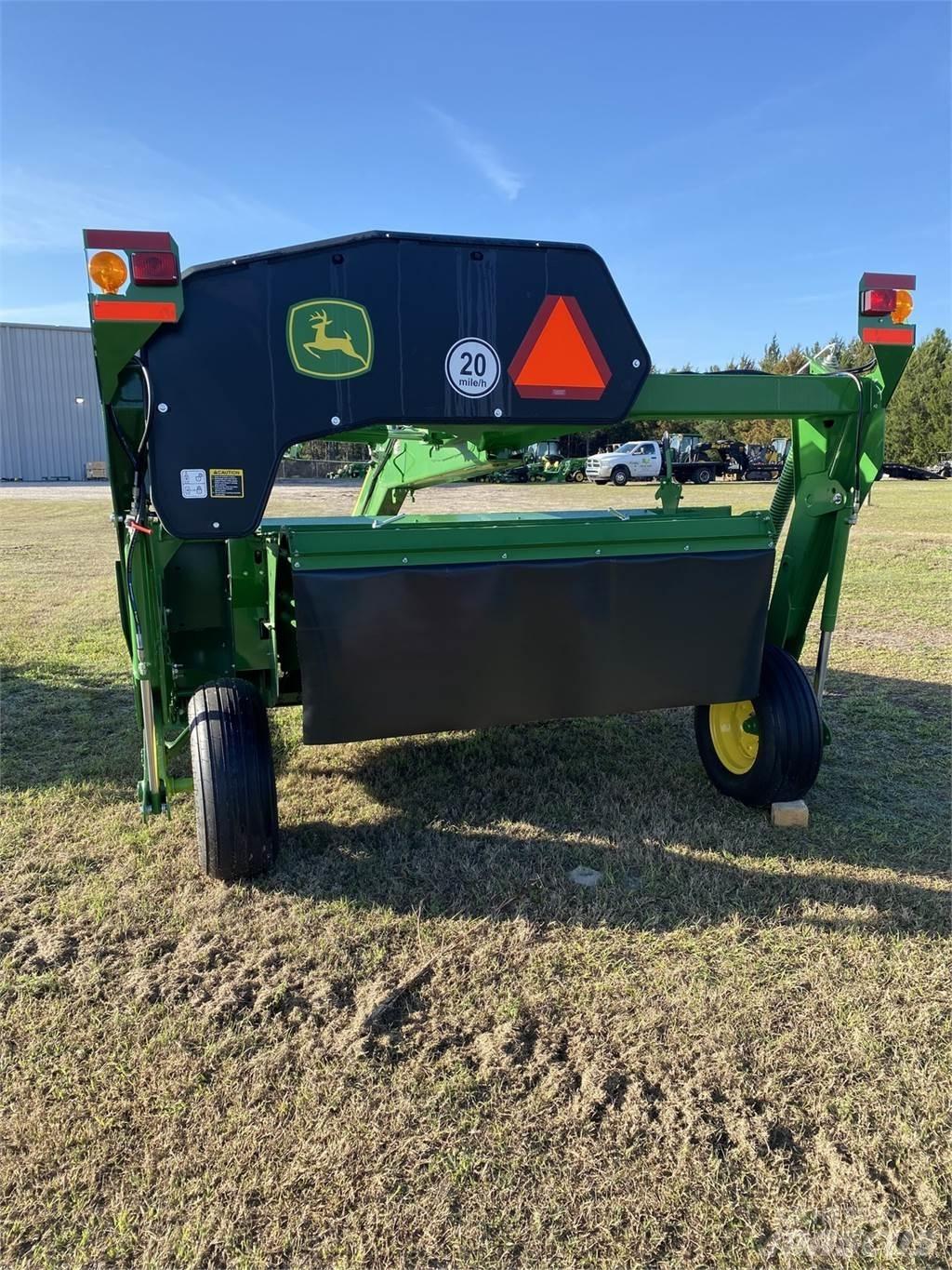 John Deere C300 جزازات مكيفات