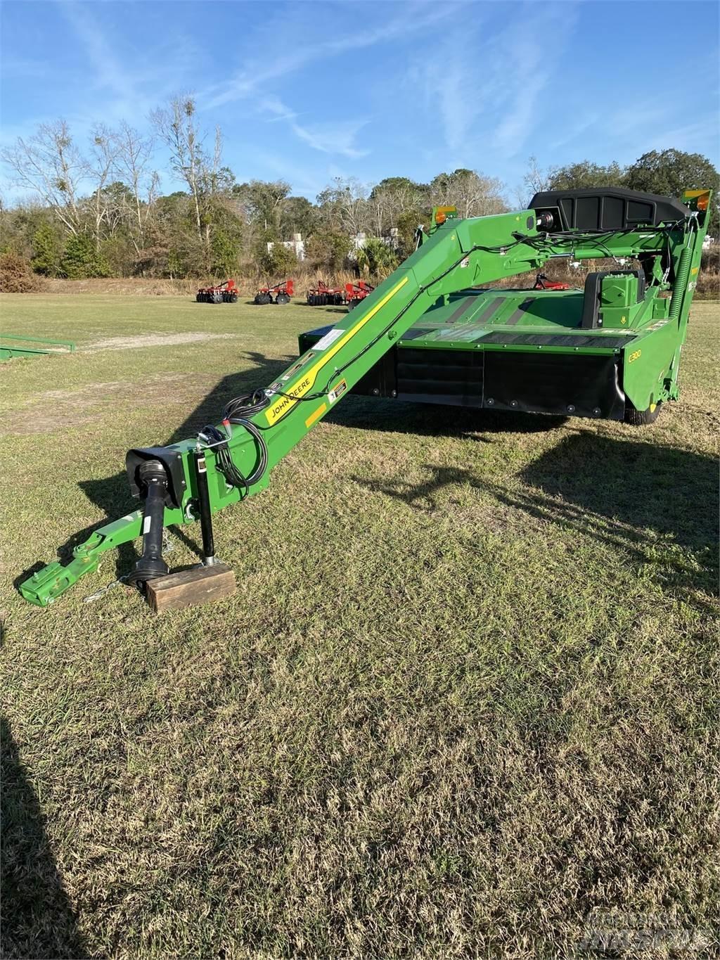 John Deere C300 جزازات مكيفات