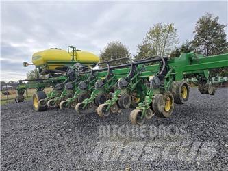 John Deere DB44 معدات بذر
