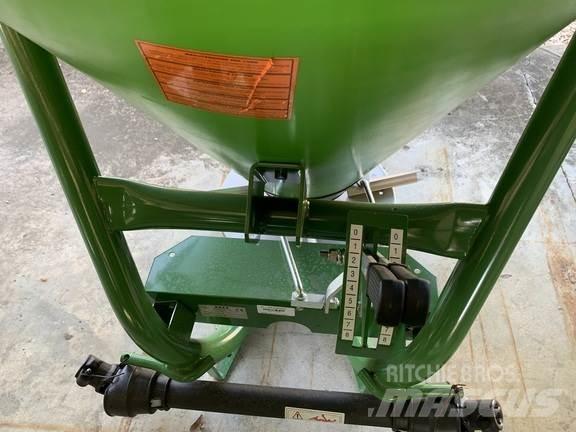 John Deere F/500 الرشاشات