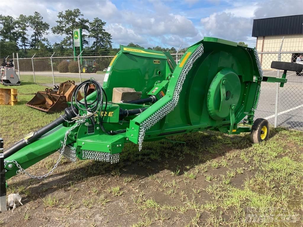 John Deere FC12E آلات تمزيق الحزم وتقطيعها ونشرها