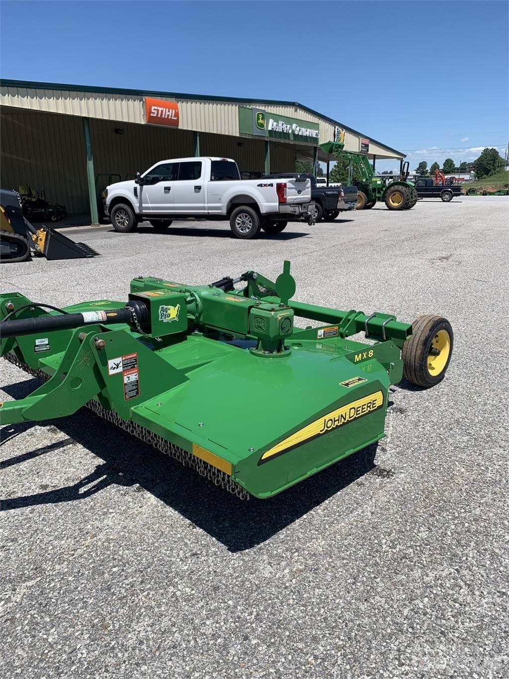 John Deere MX8 آلات تمزيق الحزم وتقطيعها ونشرها