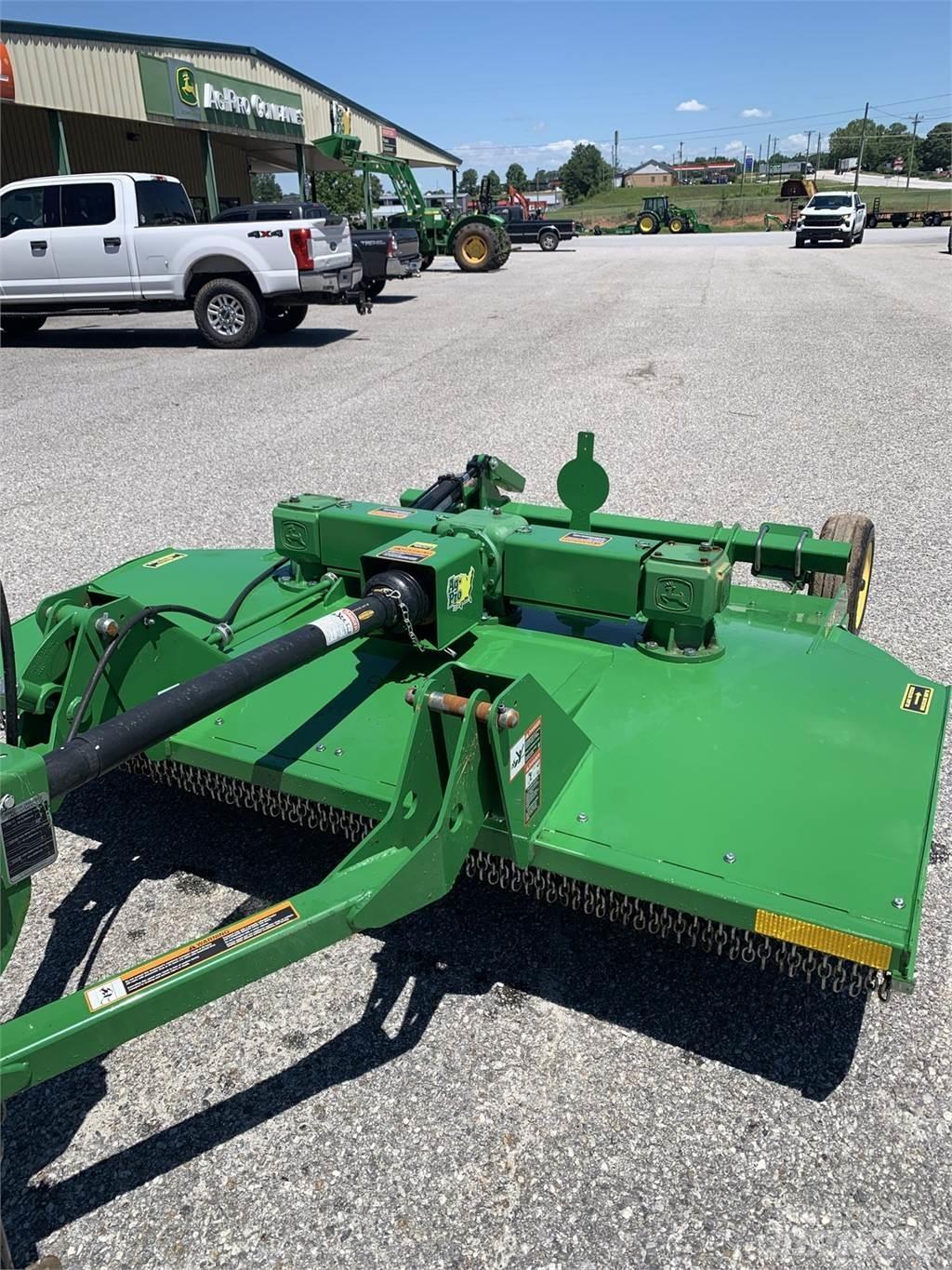 John Deere MX8 آلات تمزيق الحزم وتقطيعها ونشرها
