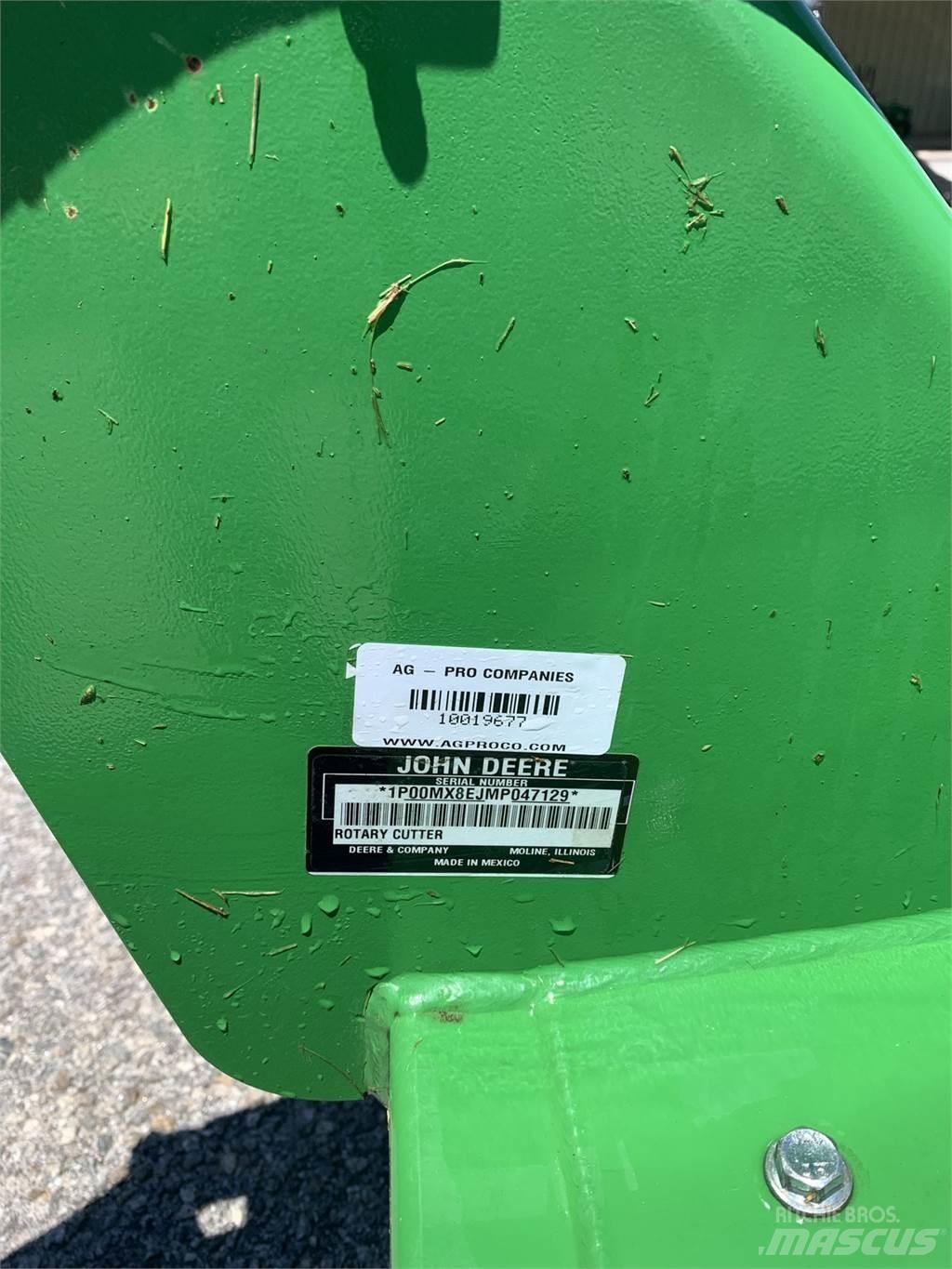 John Deere MX8 آلات تمزيق الحزم وتقطيعها ونشرها
