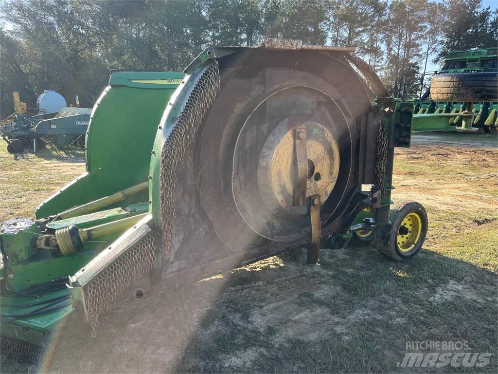 John Deere R15 آلات تمزيق الحزم وتقطيعها ونشرها