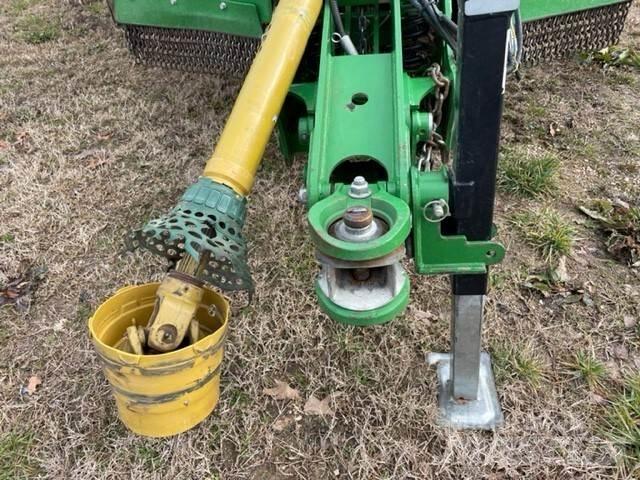 John Deere R20 آلات تمزيق الحزم وتقطيعها ونشرها