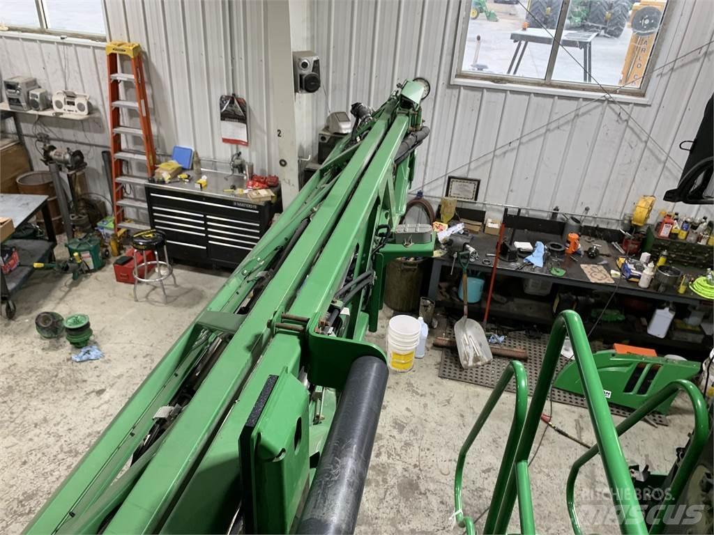 John Deere R4038 الرشاشات