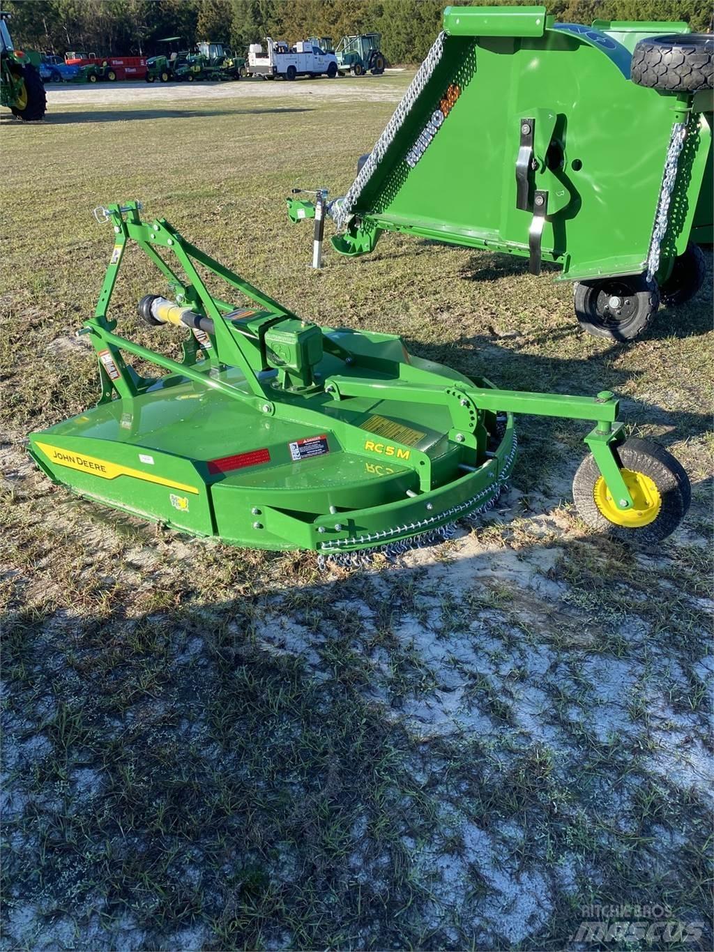 John Deere RC5M آلات تمزيق الحزم وتقطيعها ونشرها
